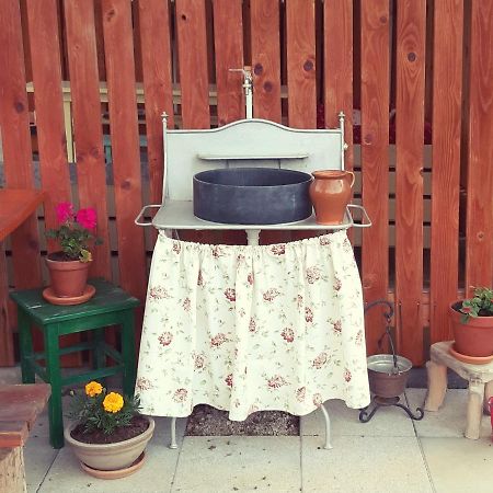Prenocisca Angelin Hram, Tiny Apartments Markovec Luaran gambar